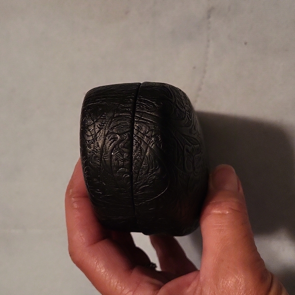 Eyes on Europe Glasses Case - Picture 5 of 10